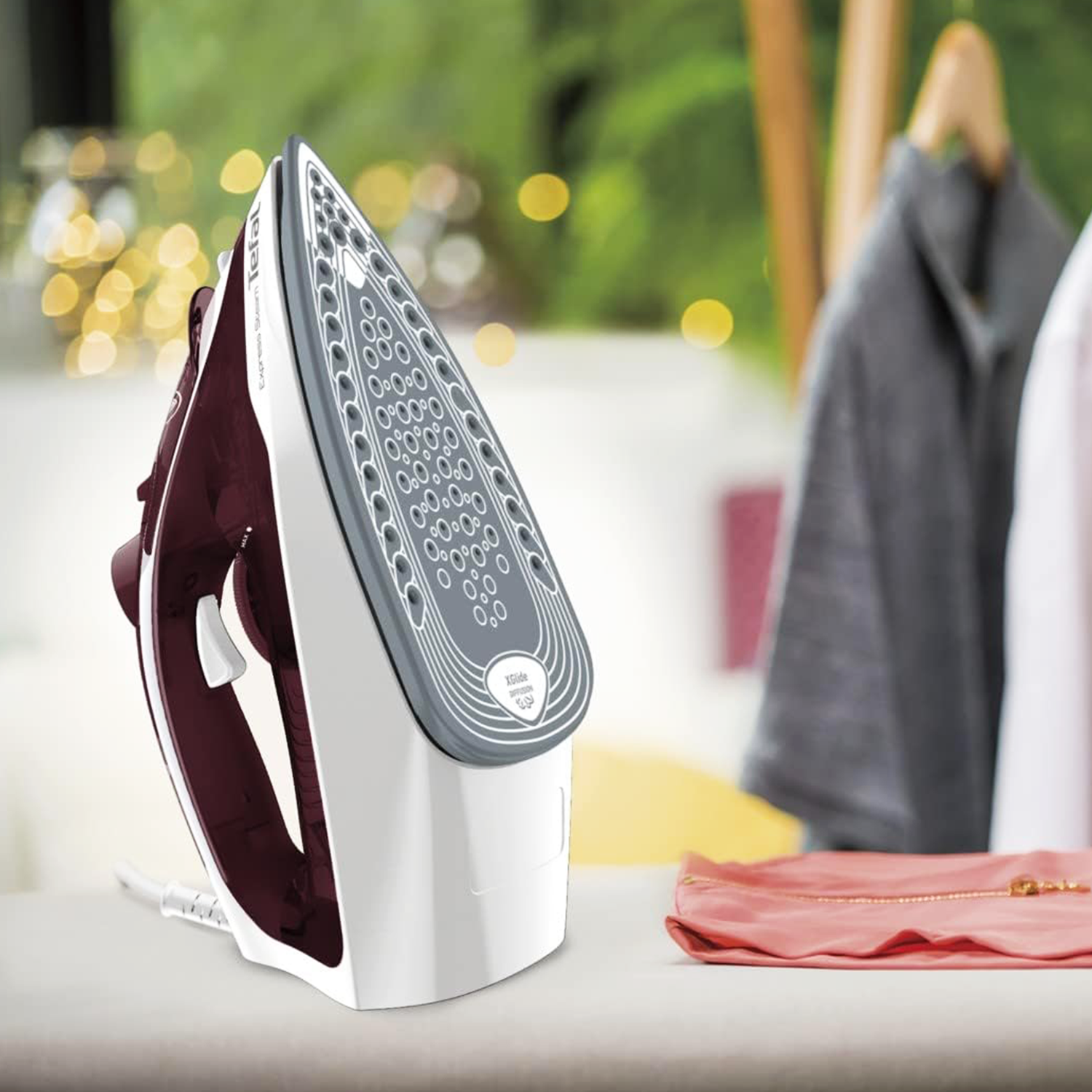 Tefal  Steam Iron, 2400  Watt, • FV2844E2