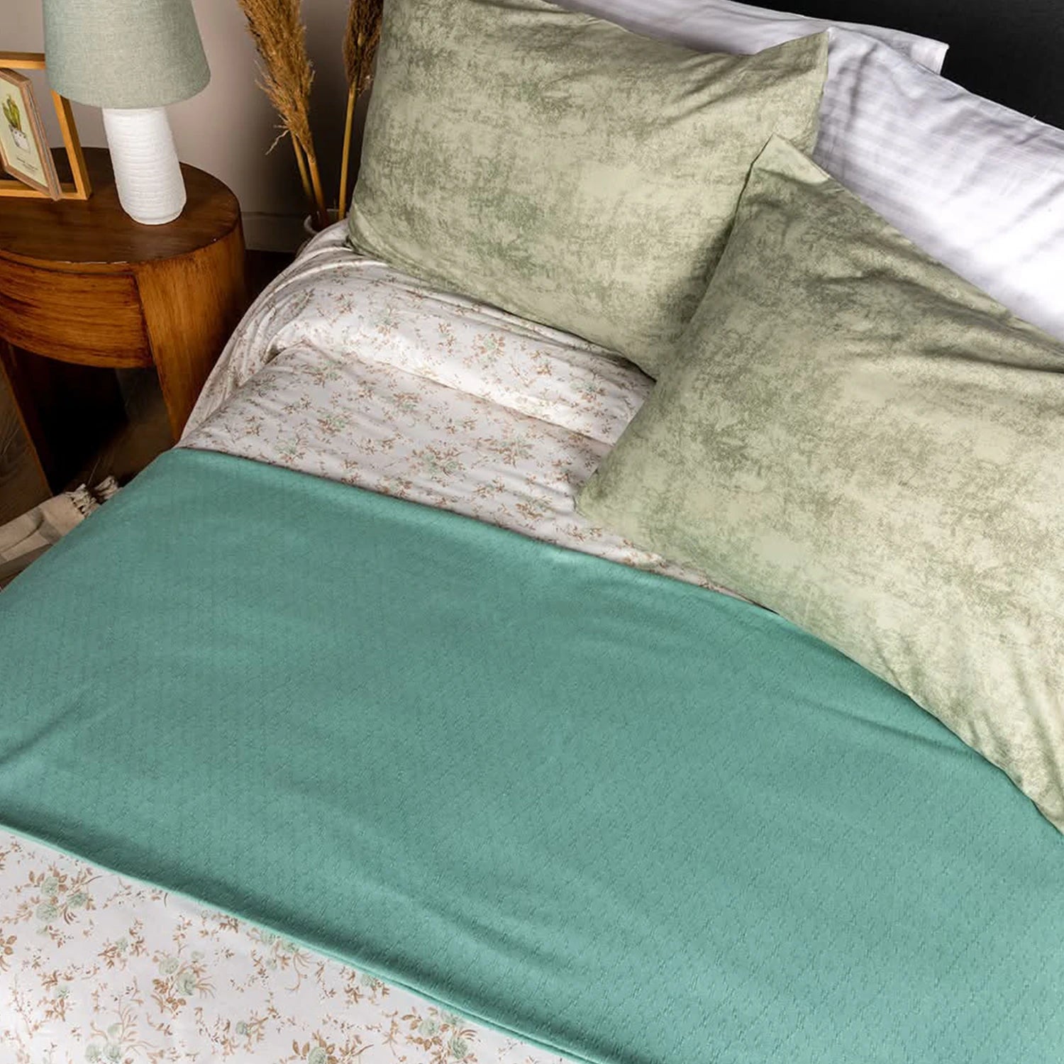 Keeva Coverlet Set, 5 Pieces